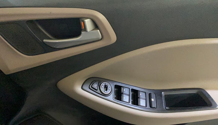 2017 Hyundai Elite i20 SPORTZ 1.2, CNG, Manual, 72,119 km, Driver Side Door Panels Control