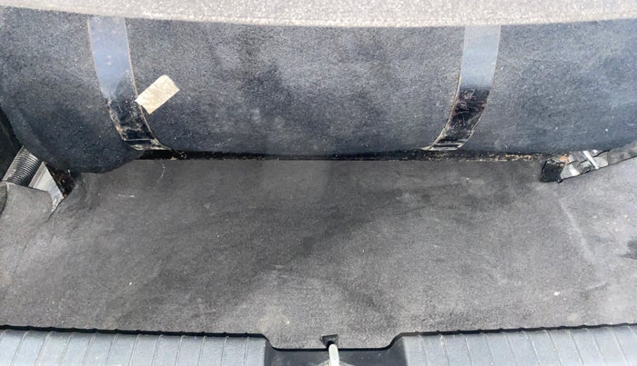 2017 Hyundai Elite i20 SPORTZ 1.2, CNG, Manual, 72,119 km, Boot Inside