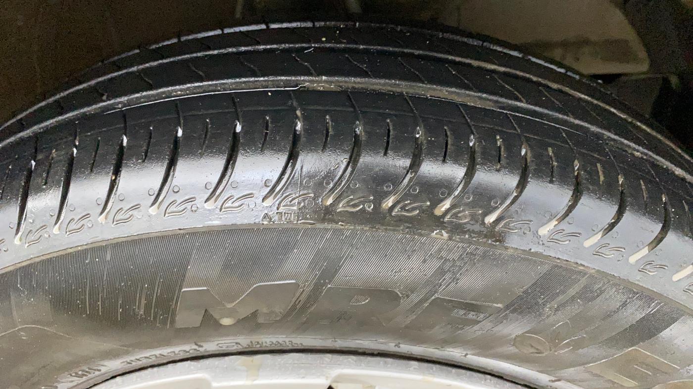 2018 Maruti Swift LXI, Petrol, Manual, 70,855 km, Right Front Tyre Tread