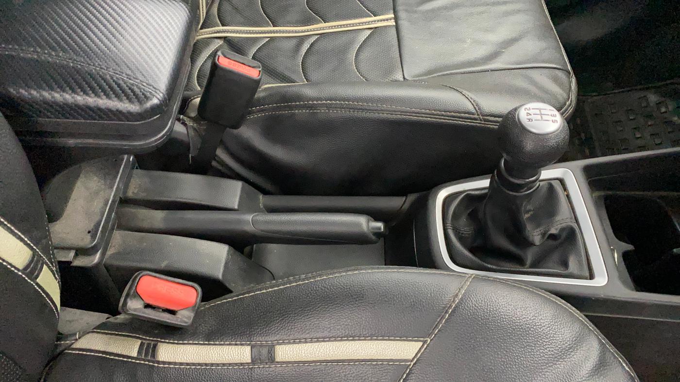 2018 Maruti Swift LXI, Petrol, Manual, 70,855 km, Gear Lever