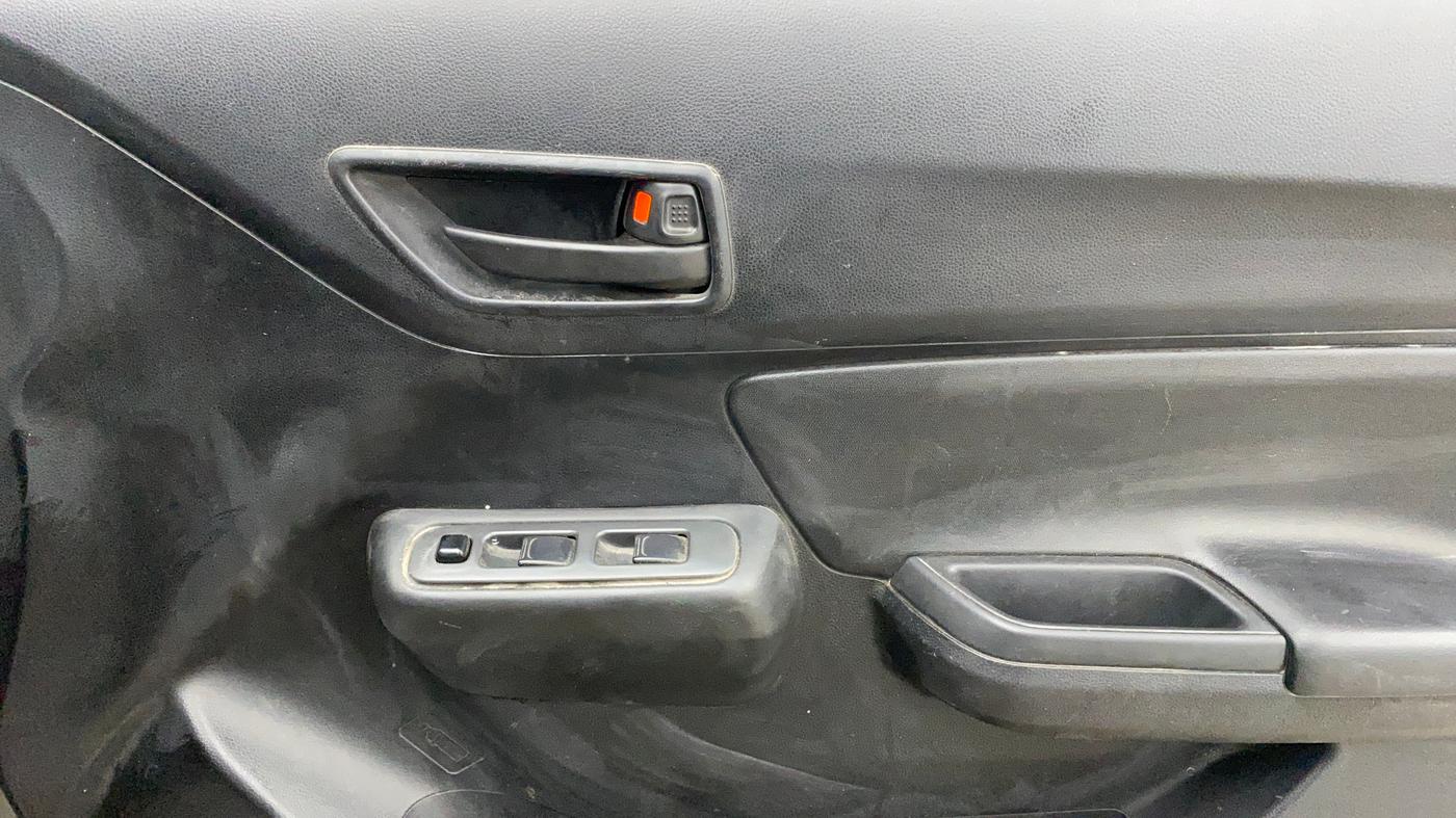 2018 Maruti Swift LXI, Petrol, Manual, 70,855 km, Driver Side Door Panels Control