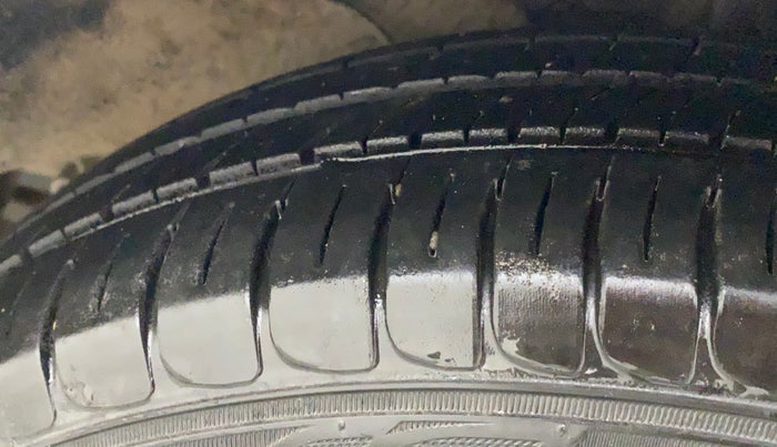 2018 Hyundai NEW SANTRO SPORTZ CNG, CNG, Manual, 73,030 km, Left Rear Tyre Tread
