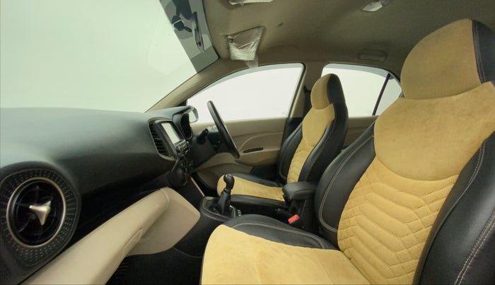 2018 Hyundai NEW SANTRO SPORTZ CNG, CNG, Manual, 73,030 km, Right Side Front Door Cabin