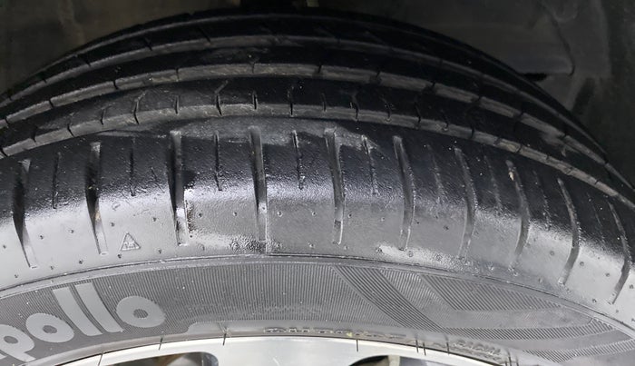 2019 Toyota Glanza V MT PETROL, Petrol, Manual, 8,415 km, Right Front Tyre Tread