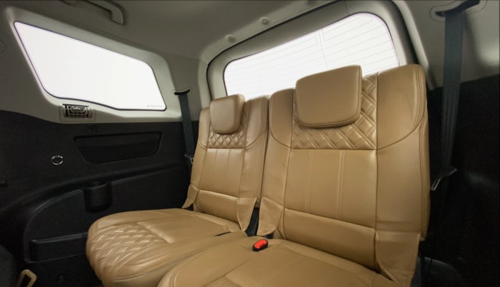 2018 Mahindra XUV500 W11 AT, Diesel, Automatic, 35,238 km, Third Seat Row ( optional )