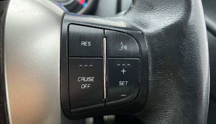 2018 Mahindra XUV500 W11 AT, Diesel, Automatic, 35,238 km, Adaptive Cruise Control