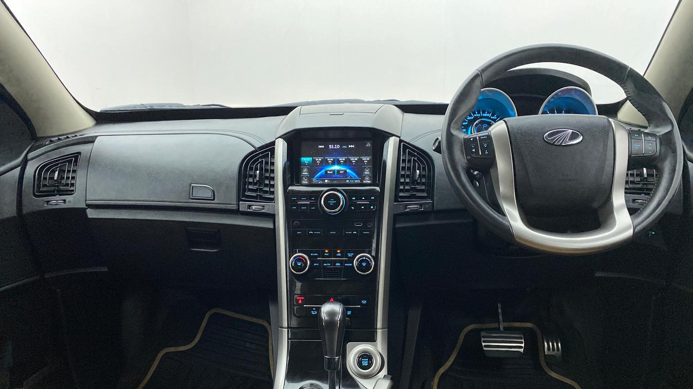 2018 Mahindra XUV500 W11 AT, Diesel, Automatic, 35,238 km, Dashboard