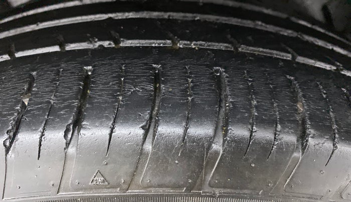 2018 Mahindra XUV500 W11 AT, Diesel, Automatic, 35,238 km, Right Rear Tyre Tread