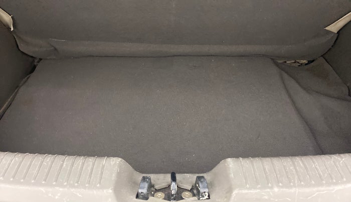 2012 Hyundai i10 MAGNA 1.2, Petrol, Manual, 40,724 km, Boot Inside