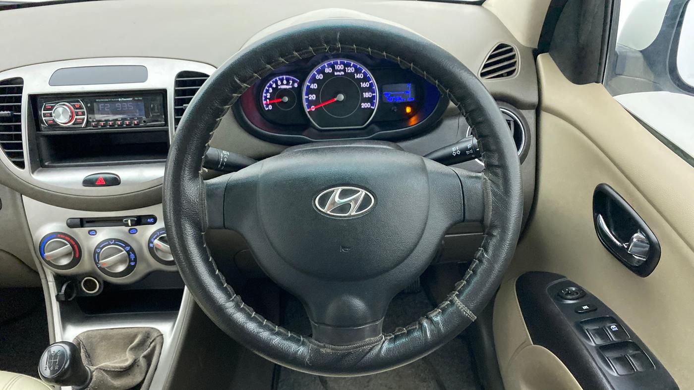 2012 Hyundai i10 MAGNA 1.2, Petrol, Manual, 40,724 km, Steering Wheel Close Up