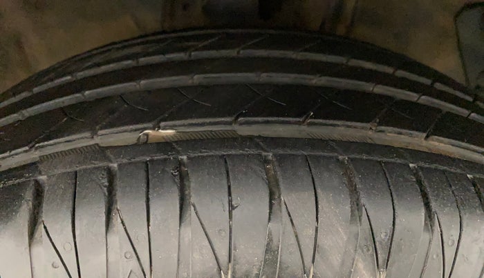 2014 Hyundai i20 SPORTZ 1.2, Petrol, Manual, 47,092 km, Right Front Tyre Tread