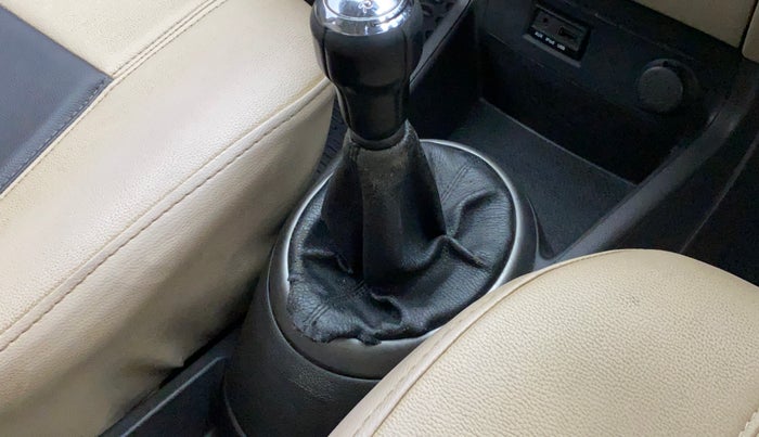 2014 Hyundai i20 SPORTZ 1.2, Petrol, Manual, 47,092 km, Gear lever - Boot cover slightly torn