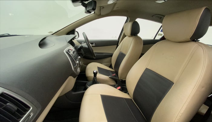2014 Hyundai i20 SPORTZ 1.2, Petrol, Manual, 47,092 km, Right Side Front Door Cabin