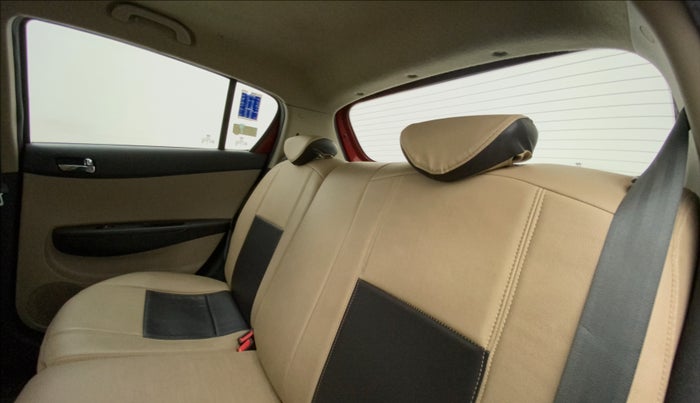 2014 Hyundai i20 SPORTZ 1.2, Petrol, Manual, 47,092 km, Right Side Rear Door Cabin