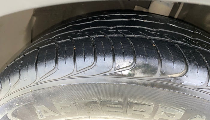 2016 Hyundai Creta SX PLUS 1.6 PETROL, Petrol, Manual, 63,797 km, Right Front Tyre Tread