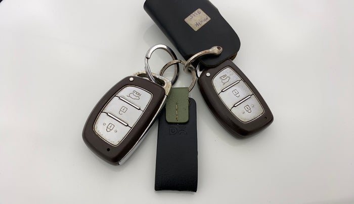 2016 Hyundai Creta SX PLUS 1.6 PETROL, Petrol, Manual, 63,797 km, Key Close Up