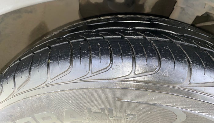 2016 Hyundai Creta SX PLUS 1.6 PETROL, Petrol, Manual, 63,797 km, Left Front Tyre Tread