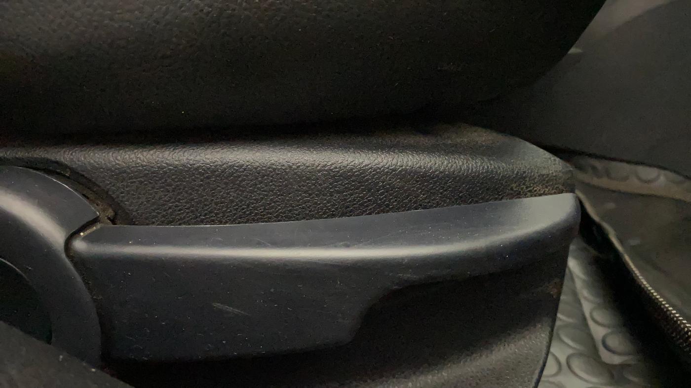 2014 Ford Figo TITANIUM 1.2 PETROL, Petrol, Manual, 93,010 km, Driver Side Adjustment Panel