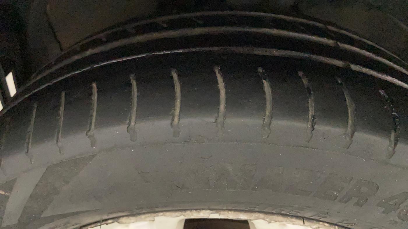 2014 Ford Figo TITANIUM 1.2 PETROL, Petrol, Manual, 93,010 km, Left Front Tyre Tread