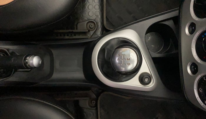 2014 Ford Figo TITANIUM 1.2 PETROL, Petrol, Manual, 93,003 km, Gear Lever