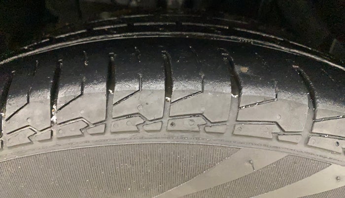 2018 Maruti S Cross ZETA 1.3, Diesel, Manual, 97,895 km, Right Front Tyre Tread