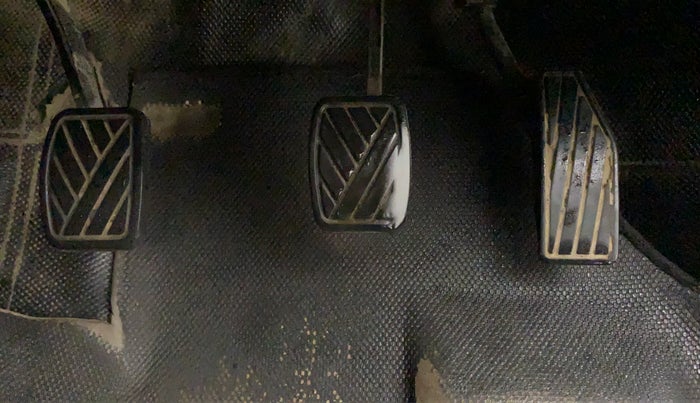 2019 Maruti Swift VDI, Diesel, Manual, 76,029 km, Pedals