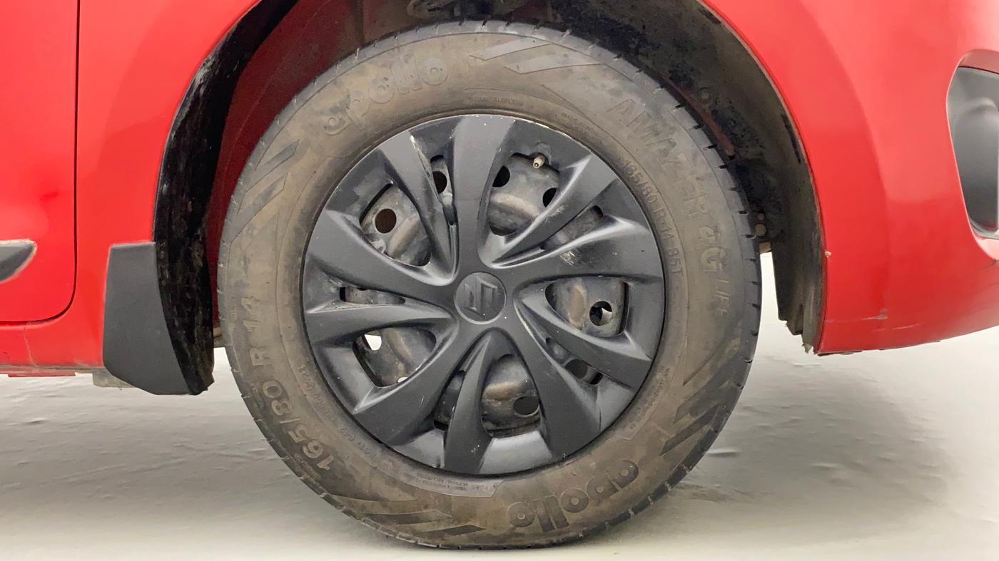 2019 Maruti Swift VDI, Diesel, Manual, 76,029 km, Right Front Wheel