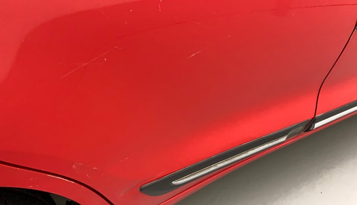 2019 Maruti Swift VDI, Diesel, Manual, 76,029 km, Right rear door - Slightly dented