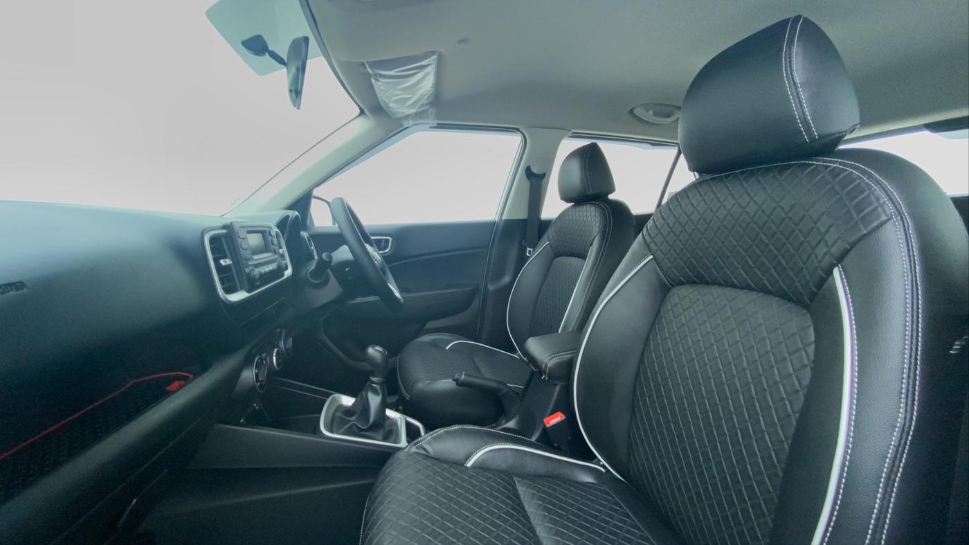 2020 Hyundai VENUE S MT 1.2 KAPPA, Petrol, Manual, 5,415 km, Right Side Front Door Cabin View