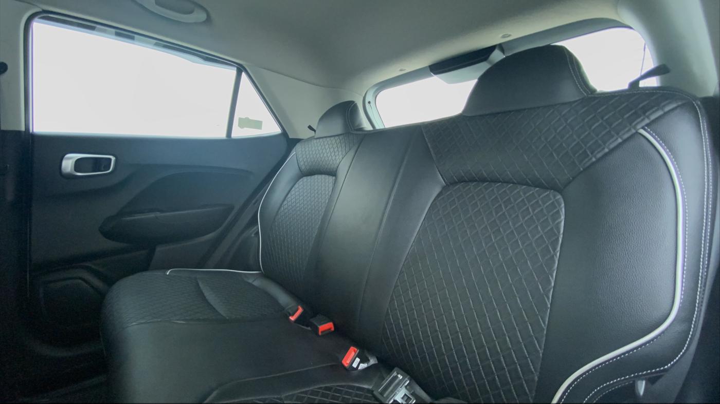 2020 Hyundai VENUE S MT 1.2 KAPPA, Petrol, Manual, 5,415 km, Right Side Door Cabin View