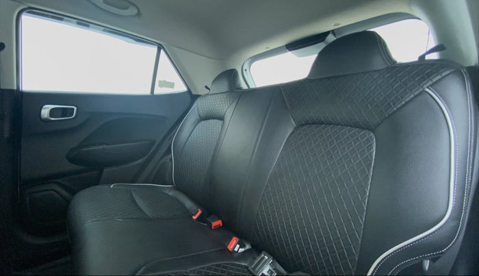 2020 Hyundai VENUE S MT 1.2 KAPPA, Petrol, Manual, 5,415 km, Right Side Door Cabin View