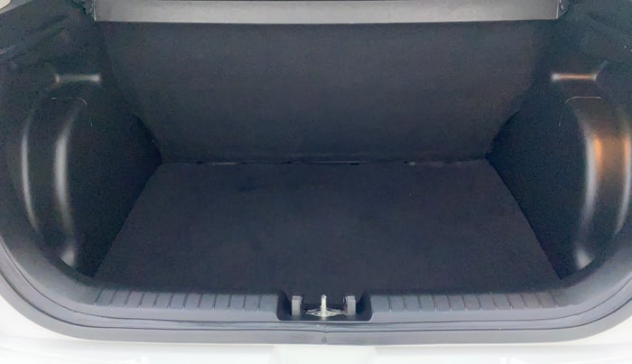 2020 Hyundai VENUE S MT 1.2 KAPPA, Petrol, Manual, 5,415 km, Boot Inside View