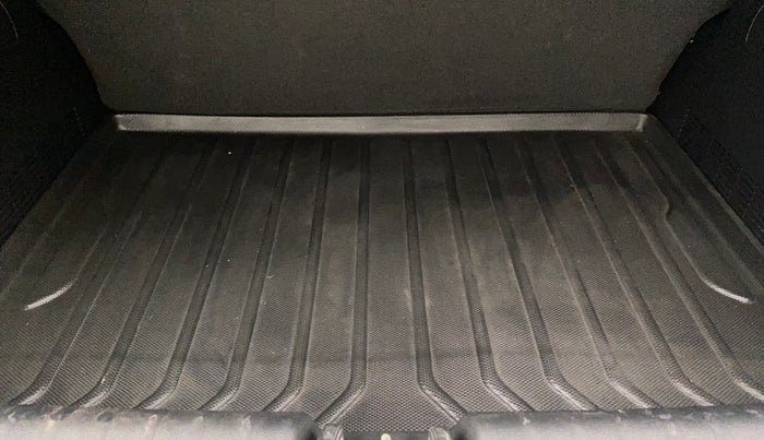 2023 KIA SONET HTK PLUS 1.0 IMT, Petrol, Manual, 1,687 km, Boot Inside