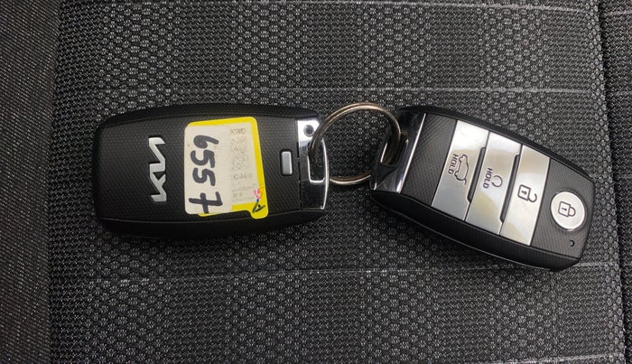 2023 KIA SONET HTK PLUS 1.0 IMT, Petrol, Manual, 1,687 km, Key Close Up