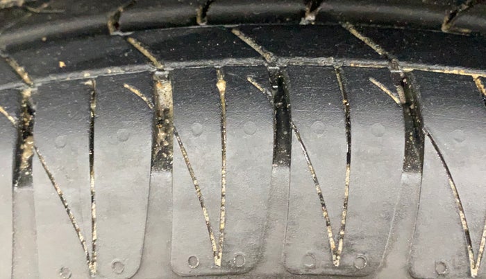 2023 KIA SONET HTK PLUS 1.0 IMT, Petrol, Manual, 1,687 km, Left Front Tyre Tread