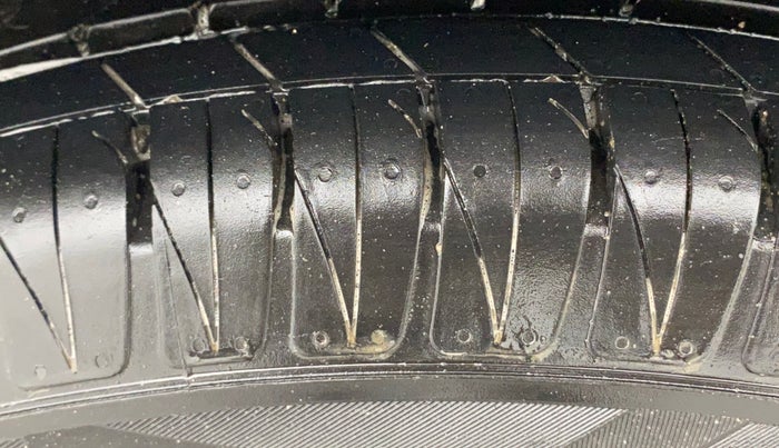 2023 KIA SONET HTK PLUS 1.0 IMT, Petrol, Manual, 1,687 km, Right Rear Tyre Tread