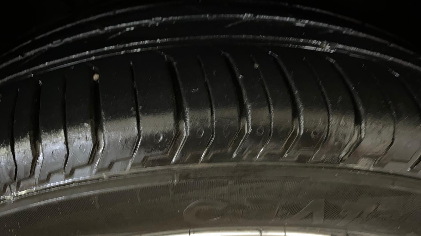 2024 Volkswagen VIRTUS Highline Plus 1.0 TSI MT, Petrol, Manual, 29,188 km, Right Front Tyre Tread