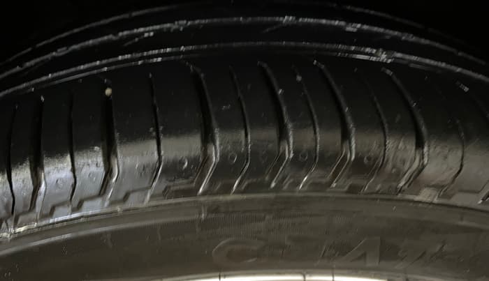 2024 Volkswagen VIRTUS  GT 1.5 TSI DSG , Petrol, Automatic, 29,188 km, Right Front Tyre Tread