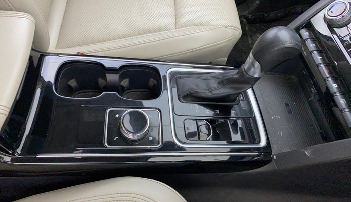 2021 Mahindra XUV700 AX 7 LUXURY P AT 7 STR, Petrol, Automatic, 73,781 km, Gear Lever