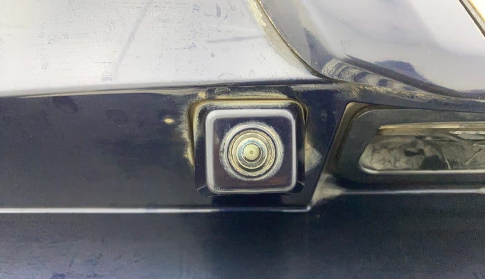 2021 Mahindra XUV700 AX 7 LUXURY P AT 7 STR, Petrol, Automatic, 73,781 km, Parking Camera