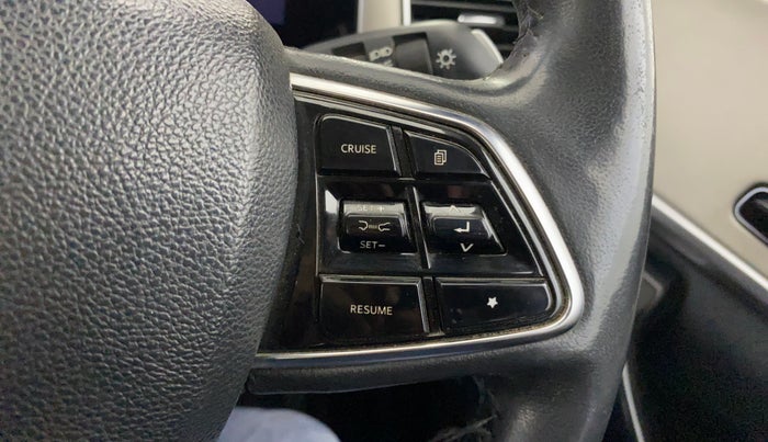 2021 Mahindra XUV700 AX 7 LUXURY P AT 7 STR, Petrol, Automatic, 73,781 km, Adaptive Cruise Control