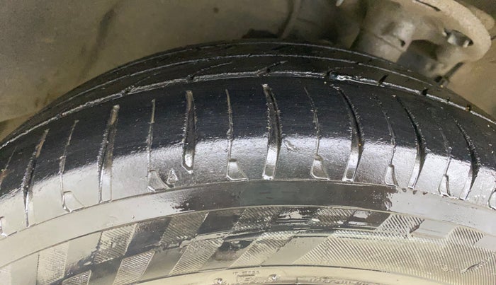 2017 Toyota Corolla Altis VL CVT PETROL, Petrol, Automatic, 93,281 km, Right Front Tyre Tread