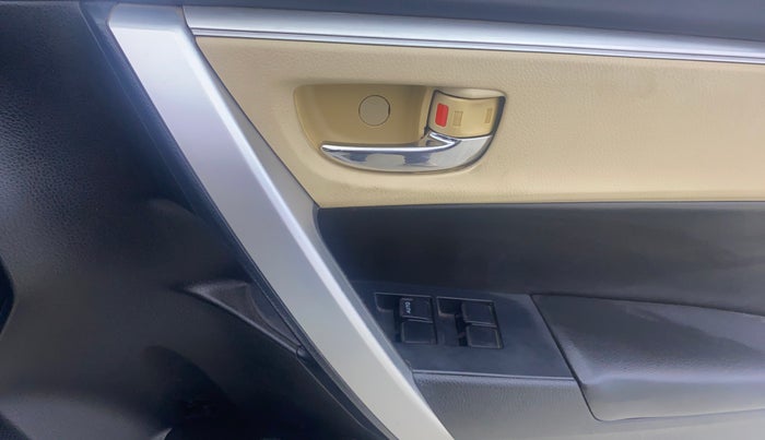2017 Toyota Corolla Altis VL CVT PETROL, Petrol, Automatic, 93,281 km, Driver Side Door Panels Control