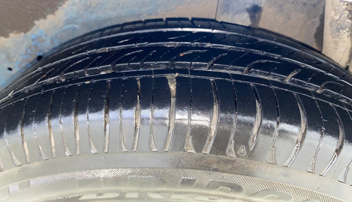 2014 Maruti Celerio VXI AMT, Petrol, Automatic, 67,886 km, Left Rear Tyre Tread