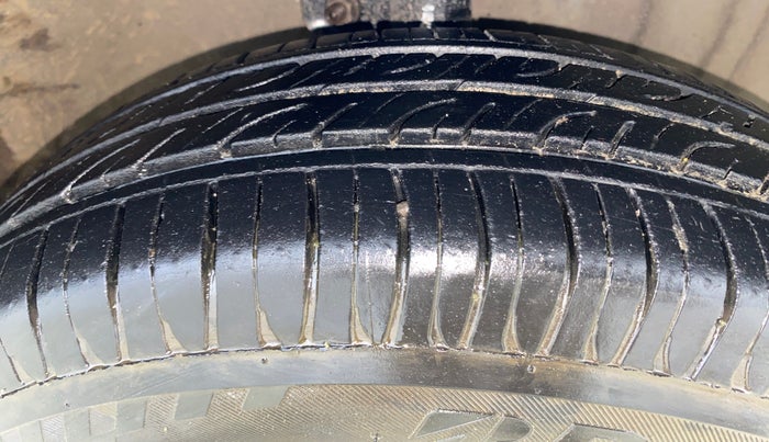 2014 Maruti Celerio VXI AMT, Petrol, Automatic, 67,886 km, Right Front Tyre Tread