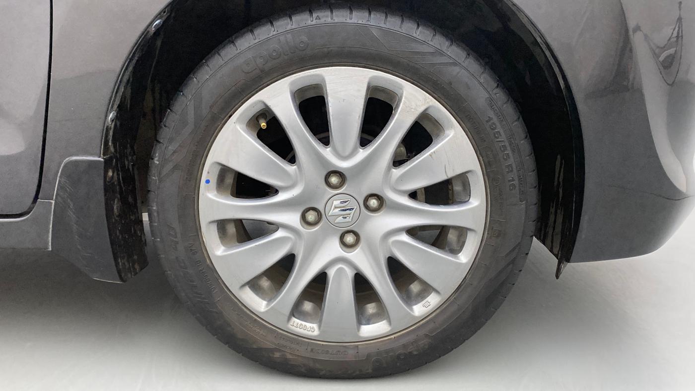 2017 Maruti Baleno ALPHA CVT PETROL 1.2, Petrol, Automatic, 25,365 km, Right Front Wheel