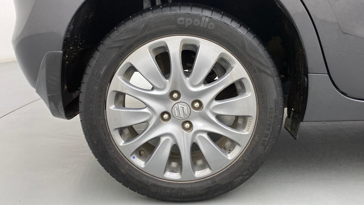 2017 Maruti Baleno ALPHA CVT PETROL 1.2, Petrol, Automatic, 25,365 km, Right Rear Wheel