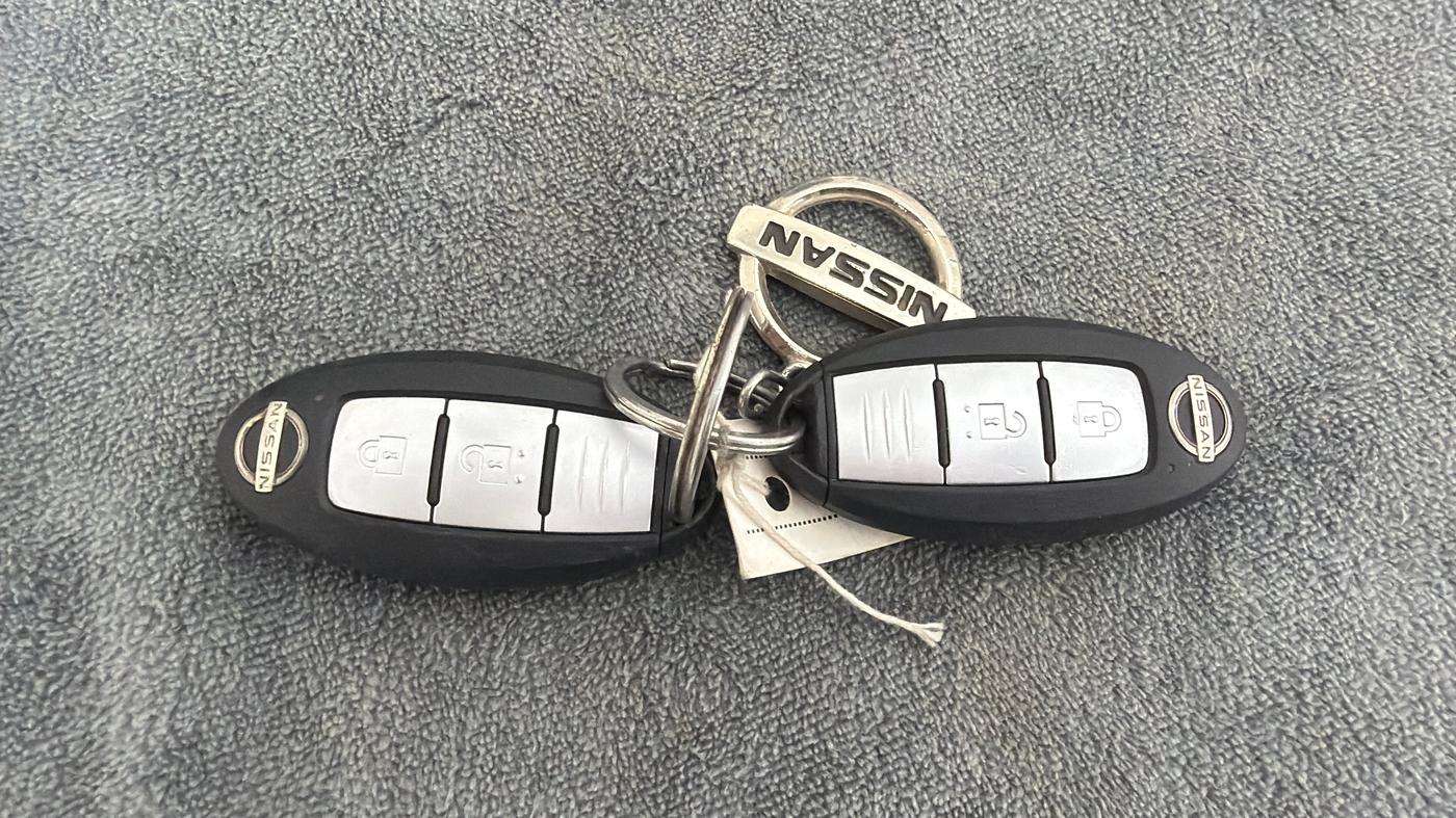 2022 Nissan MAGNITE XV MT, Petrol, Manual, 75,355 km, Key Close Up