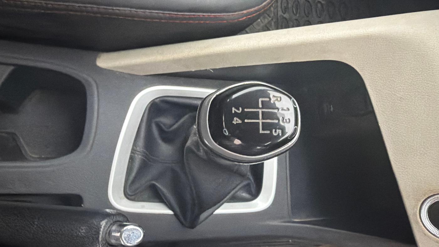 2022 Nissan MAGNITE XV MT, Petrol, Manual, 75,355 km, Gear Lever