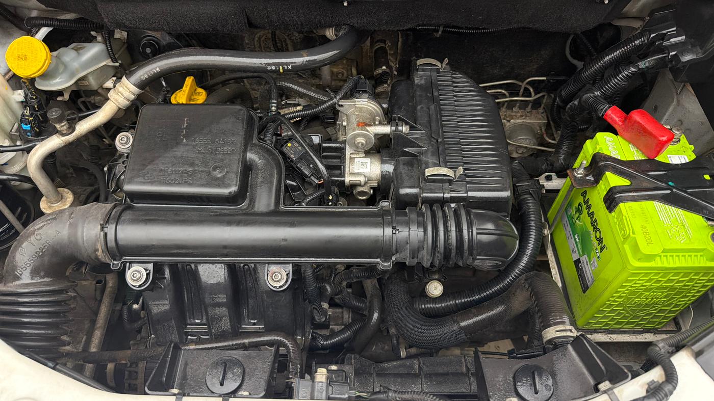 2022 Nissan MAGNITE XV MT, Petrol, Manual, 75,355 km, Engine View